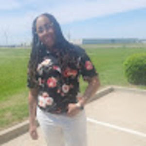 Meet your Posher, Lashannon